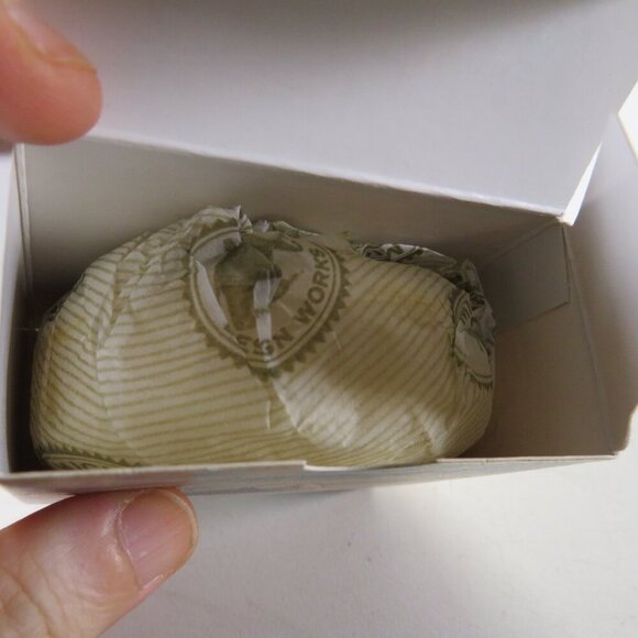 Vintage inspired soap plate & Shea Butter Soap By the Sea women & puppy dog - Picture 13 of 13